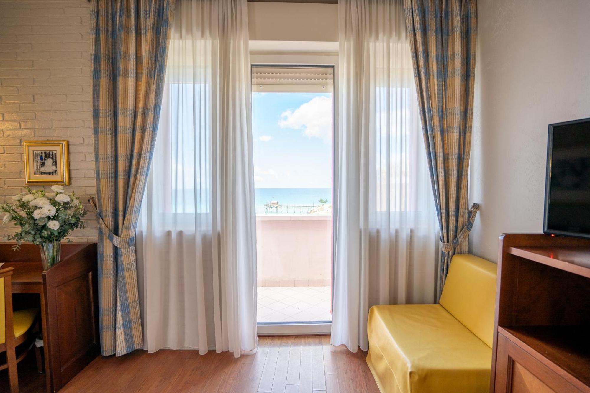 Art Hotel Santa Lucia Termoli Eksteriør billede