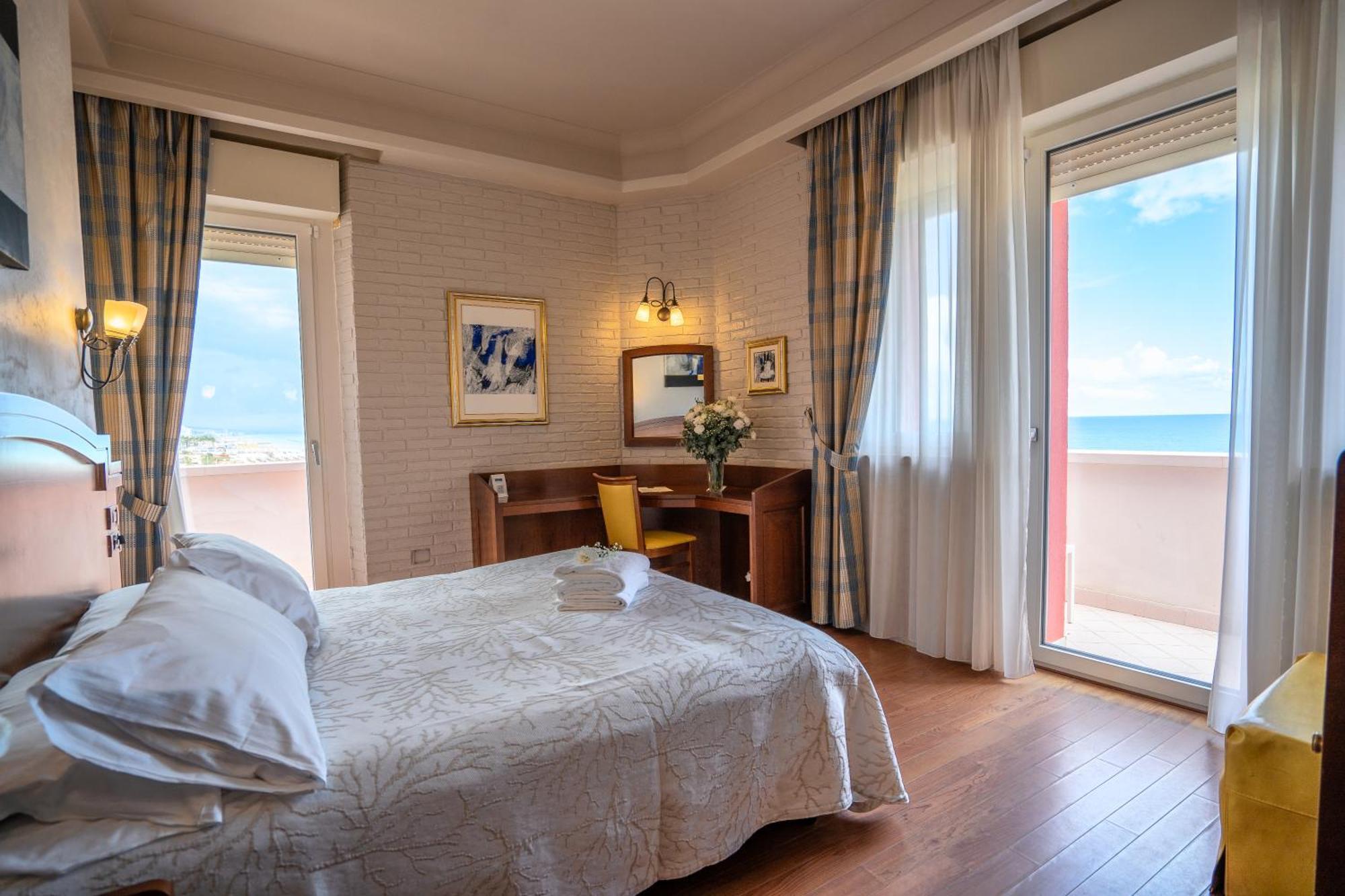 Art Hotel Santa Lucia Termoli Eksteriør billede