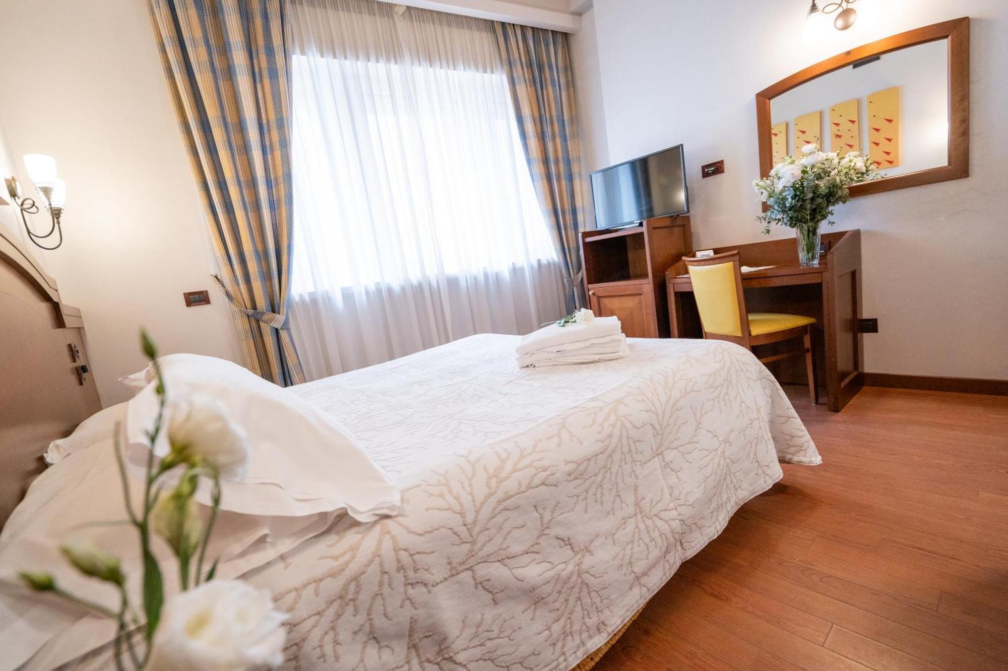 Art Hotel Santa Lucia Termoli Eksteriør billede
